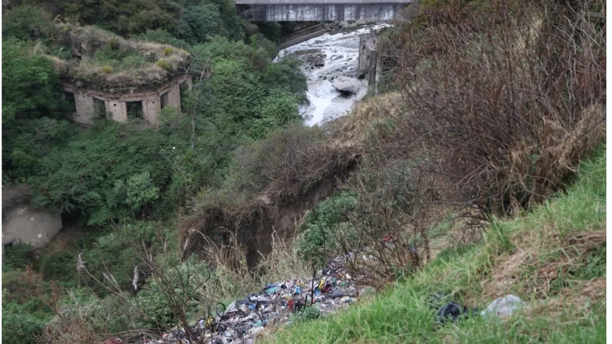 El Río Machángara se convirtió en un vertedero; en agosto 2025, la justicia lo declaró sujeto de derechos.