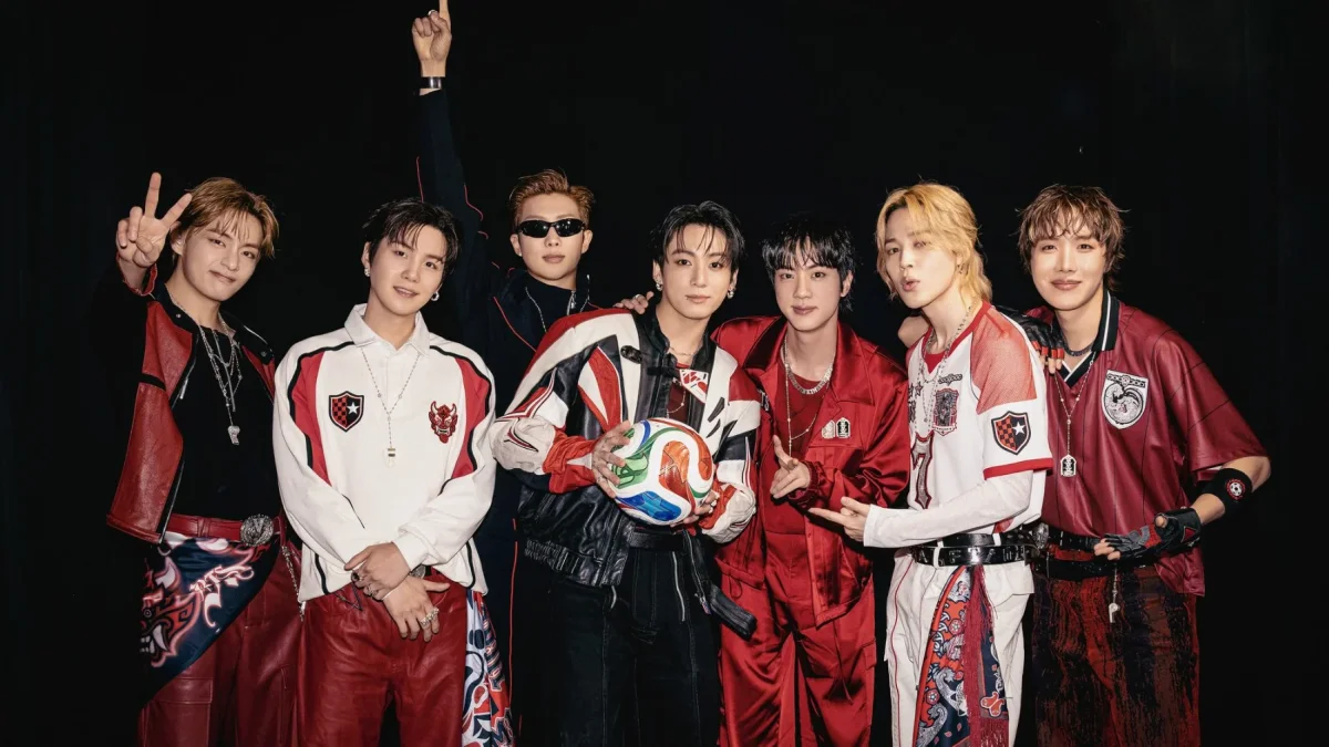 La banda surcoreana BTS posa en una sesión oficial tras anunciar su renuncia a los Grammy 2027 y a la categoría de Pop Asiático.