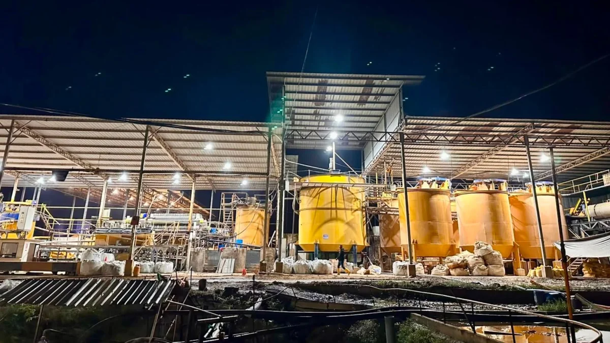 Fiscalía investiga si minería ilegal financió a Los Lobos en Ponce Enríquez.