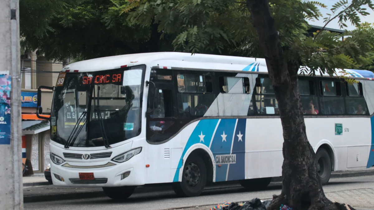 Los buses de la cooperativa Saucinc, línea 89, conectan al centro con Sauces, en el norte de Guayaquil.