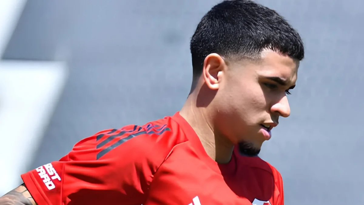 Kendry Páez aún entrena con River Plate.