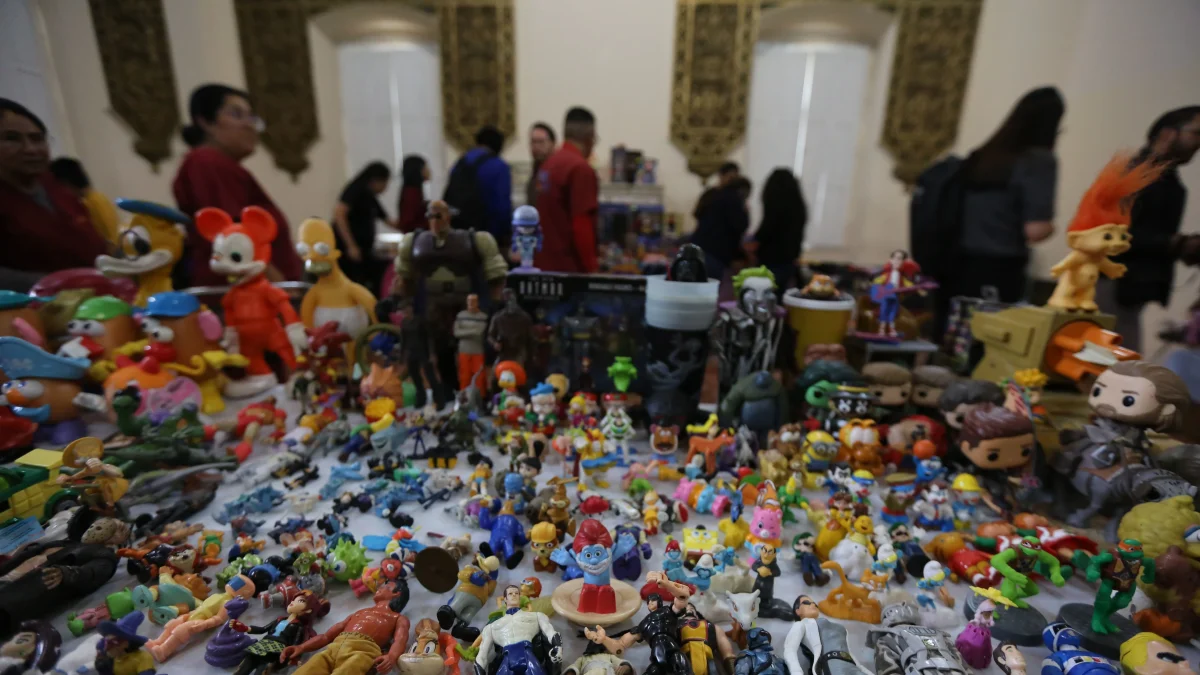 ‘Arqueología del Juego: Memorias en Movimiento desde el Coleccionismo’, se inauguró en el Salón de los Artesonados del Instituto Nacional de Patrimonio Cultural (INPC).