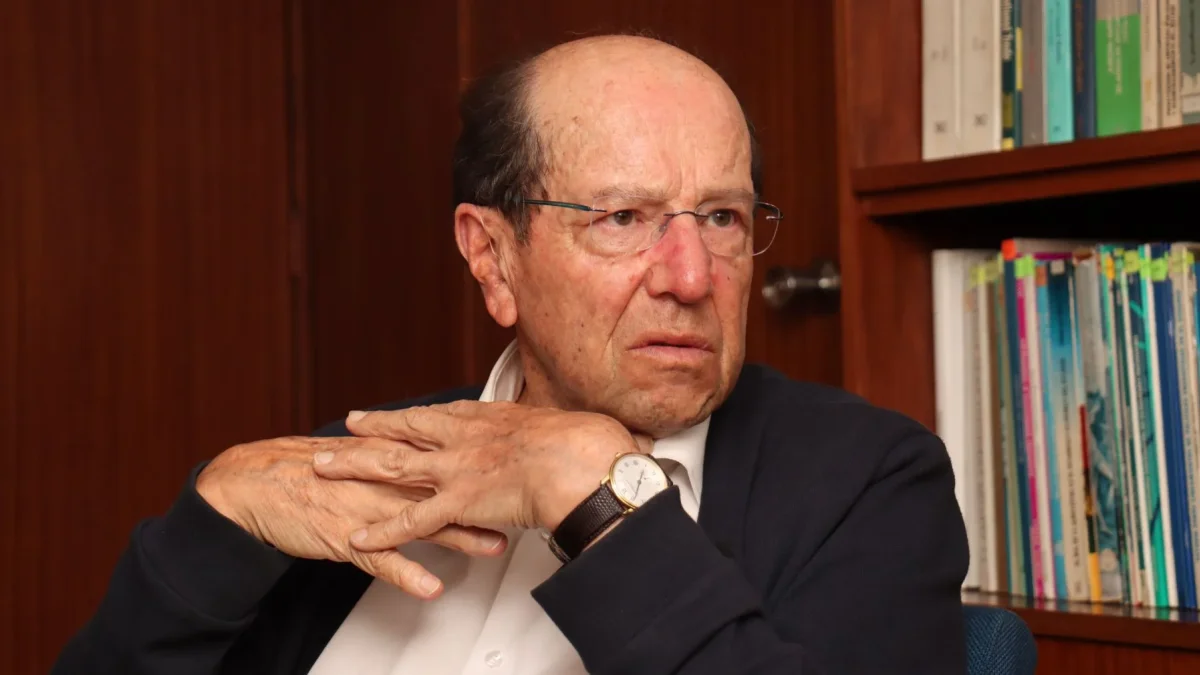 Osvaldo Hurtado definió a la Revolución Ciudadana como “el partido político más importante del Ecuador”. ¿Cómo llamar a una organización cuyo líder indiscutido es un delincuente sentenciado?