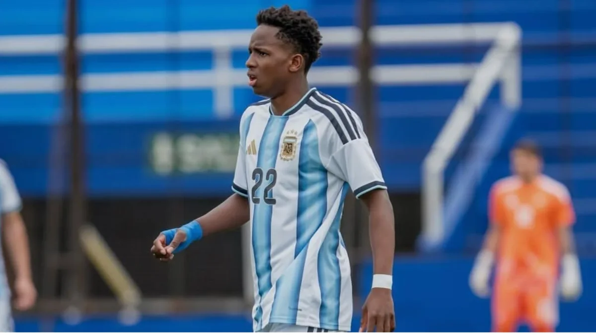Ramos debutó con la selección argentina sub 17 ante Ecuador.