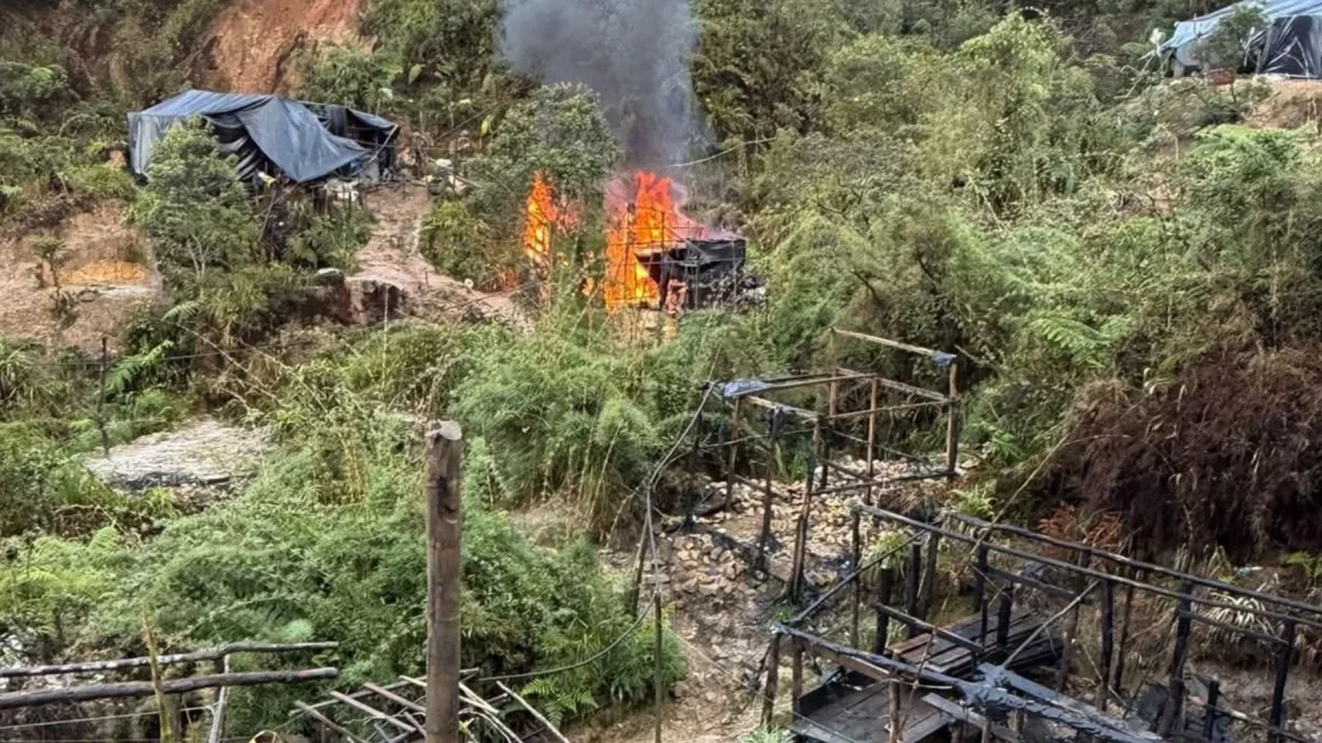 La minería ilegal se convierte en una gran economía criminal cuando el oro se compra o se vende como si fuera legal. Destruir maquinaria o desalojar campamentos es necesario, pero no suficiente.