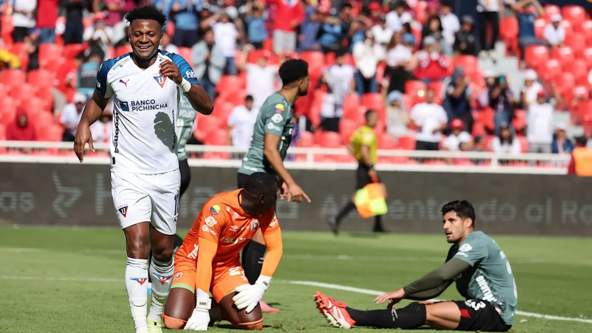 Michael Estrada celebra uno de sus goles durante la goleada de Liga de Quito sobre Leones FC en la Copa Ecuador.