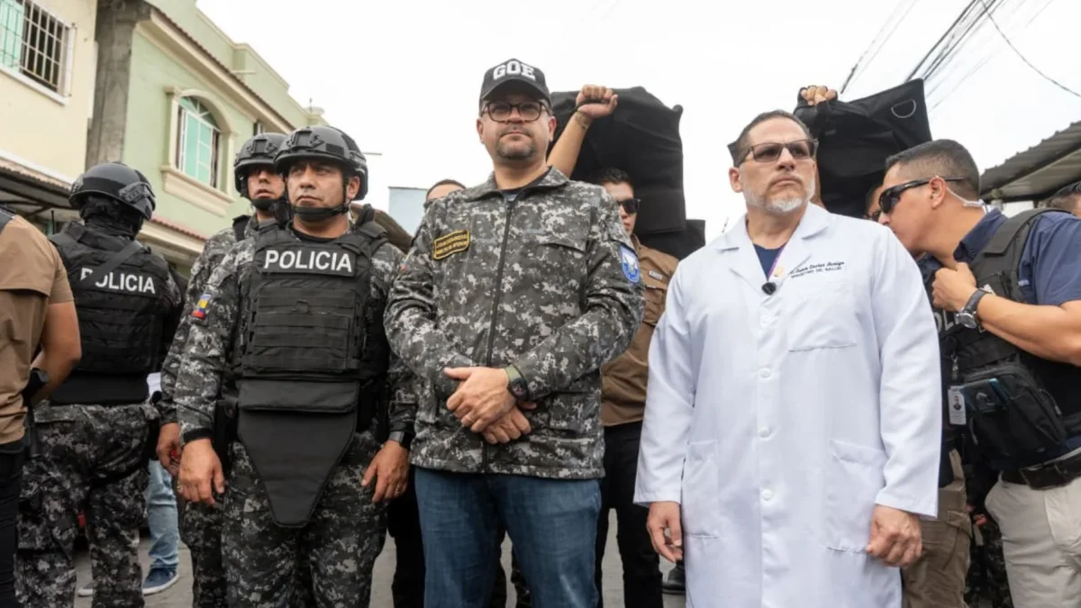 Operativo en Guayaquil decomisó 500 medicinas públicas; investigan quién las desvió.