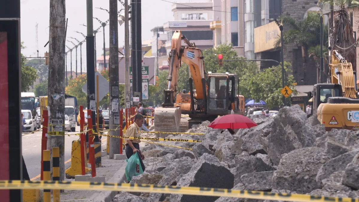En marzo comenzaron los trabajos en la avenida Rodolfo Baquerizo Nazur, en la ciudadela La Alborada.