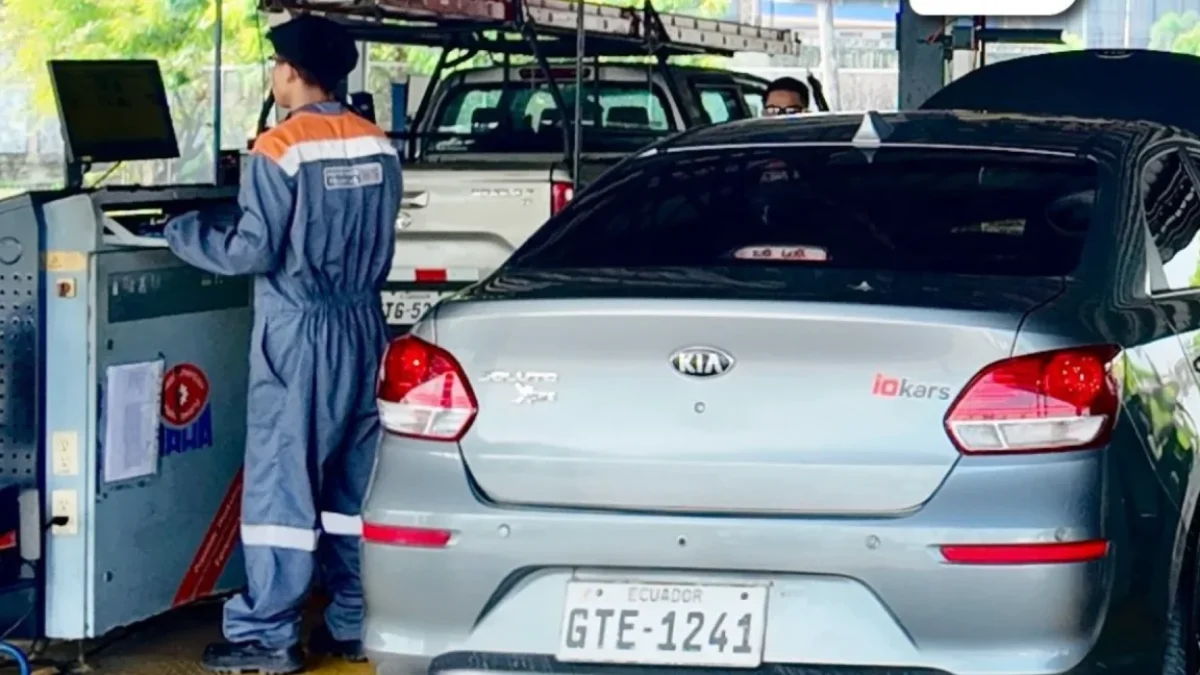 Los vehículos de placas terminadas en 6 deben gestionar la matriculación en agosto.