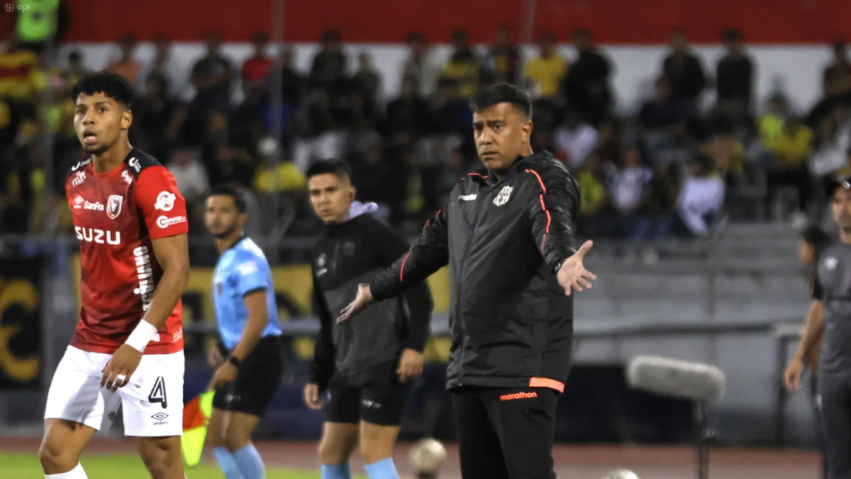 César Farías, entrenador del Barcelona SC.