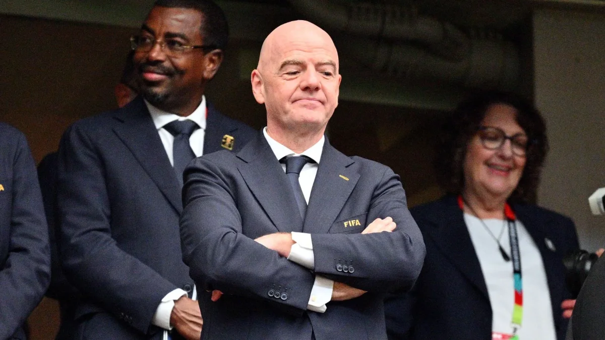 La FIFA preparaba una especie de privatización de la Copa del Mundo y el Mundial de Clubes. El escándalo generado hizo que su presidente, Gianni Infantino, desisitiera.