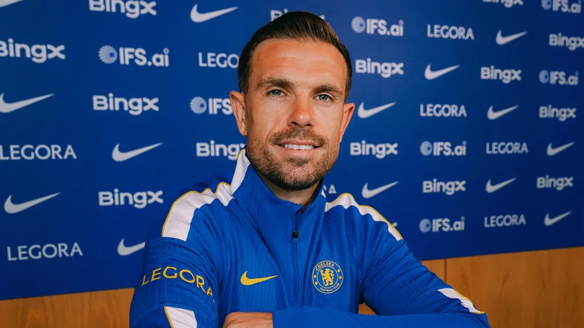 Jordan Henderson, durante su presentación como nuevo refuerzo del Brentford para la temporada 2026-27.