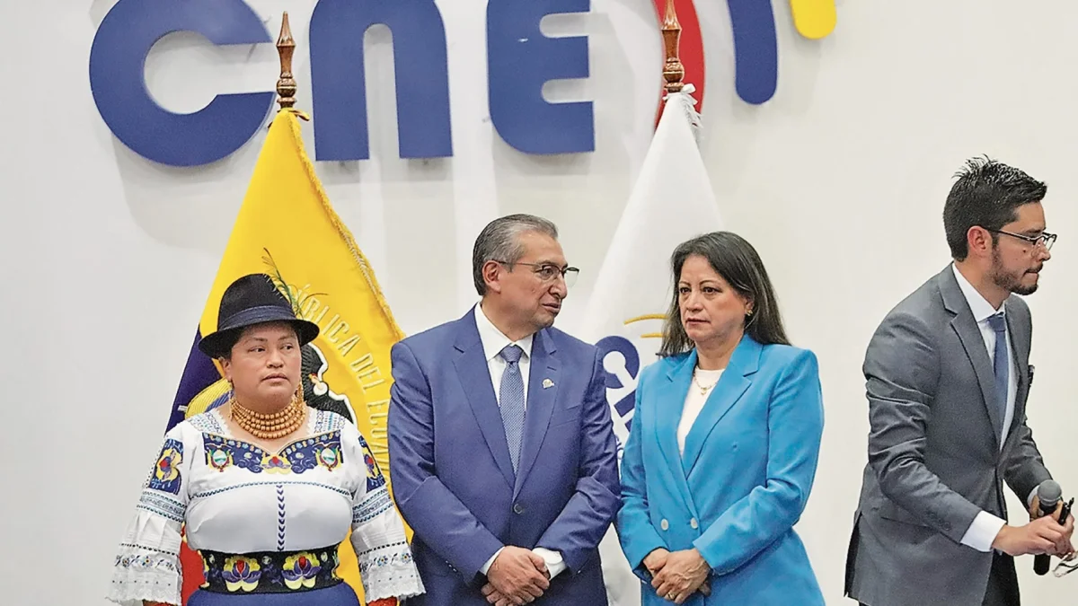 Silencio. Ninguno de los integrantes del CNE, dirigido por José Cabrera, ha reaccionado por la precampaña.