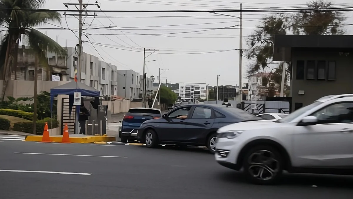 El crimen de Pedro Pablo Chávez Chávez se cometió dentro de la urbanización Puerto Azul, de Guayaquil, en vía a la costa.