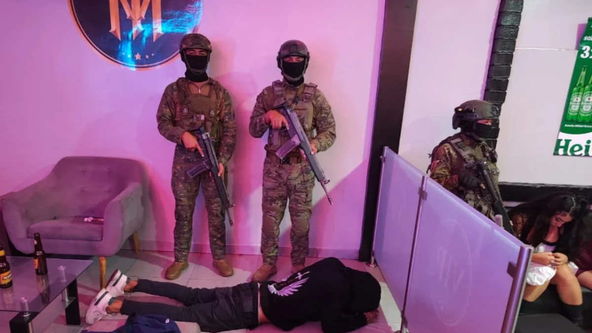 Operativo policial en Quito, donde Alias Paisa enfrentaba cargos por decapitación antes de quedar en libertad.