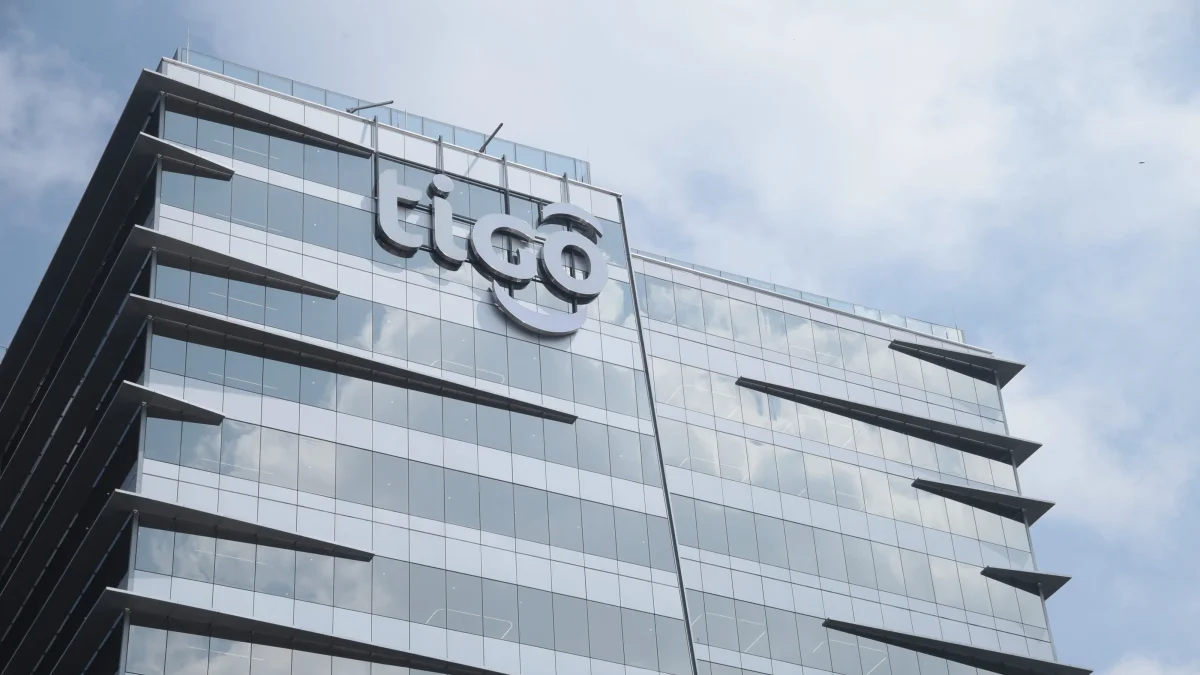 Uno de los edificios donde duncionan las oficinas de la empresa de telecomunicación Tigo.