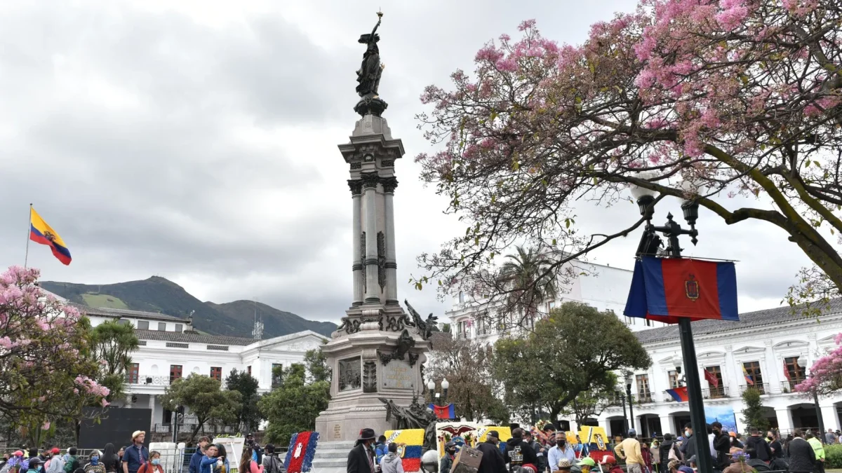 Hay una propuesta en la Asamblea: declarar el 11 de septiembre, fecha de la primera Constitución en Riobamba, 1830, como el “Día del Ecuador”.  No borra el 10 de Agosto, lo completa.