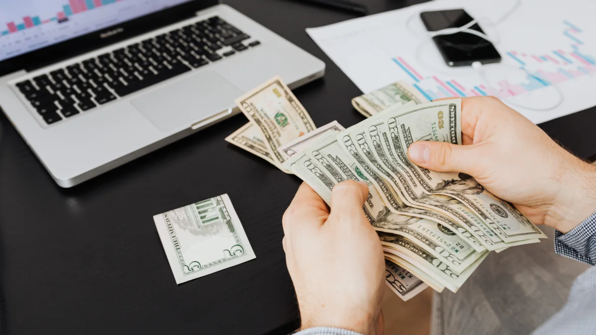 Los usuarios podrán realizar operaciones bancarias mediante canales digitales durante el feriado.