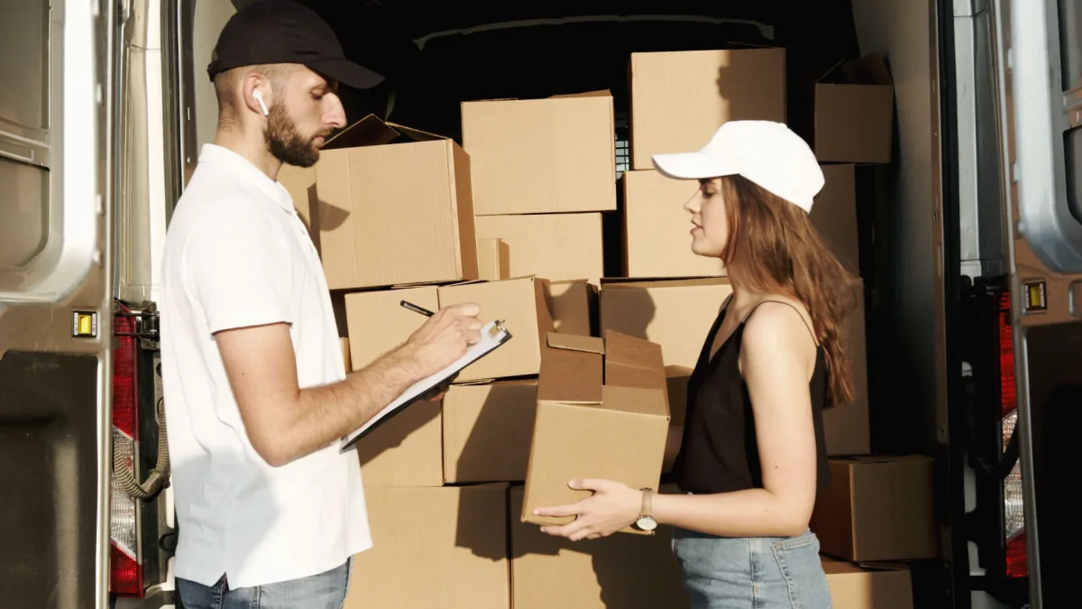 El delivery se usa cada vez más para comprar ropa.