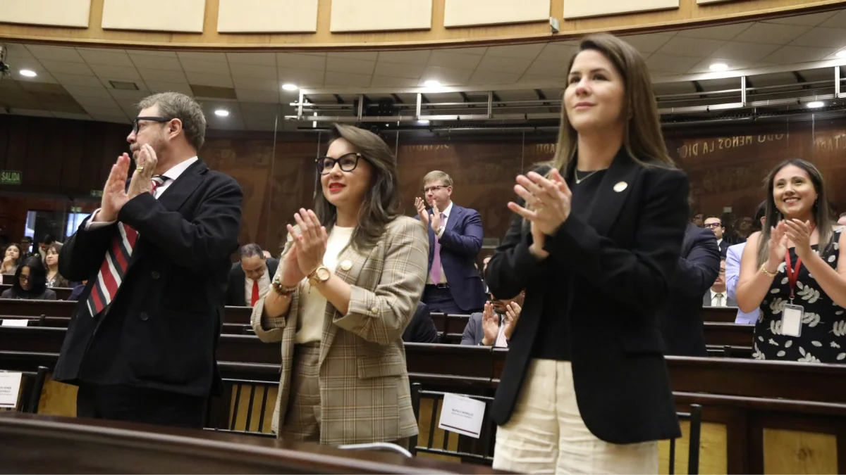 La ministra de Gobierno, Nataly Morillo, fue invitada a la sesión solemne de la Asamblea Nacional.