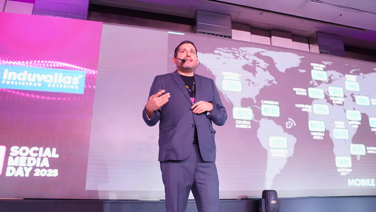 Francisco Robles, CEO de Esmadi y Fundador de Social Media Day.