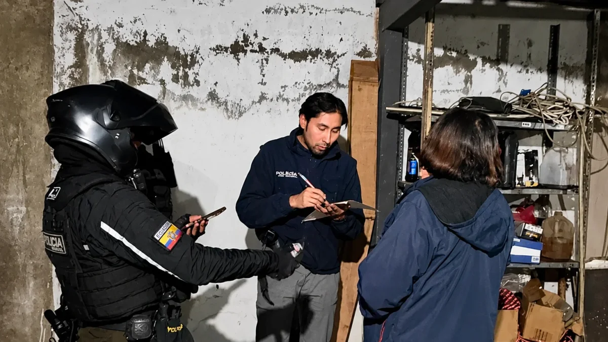 La UBA identificó a la presunta responsable del envenenamiento de cuatro perros y un gato tras revisar videos y recopilar testimonios vecinales.