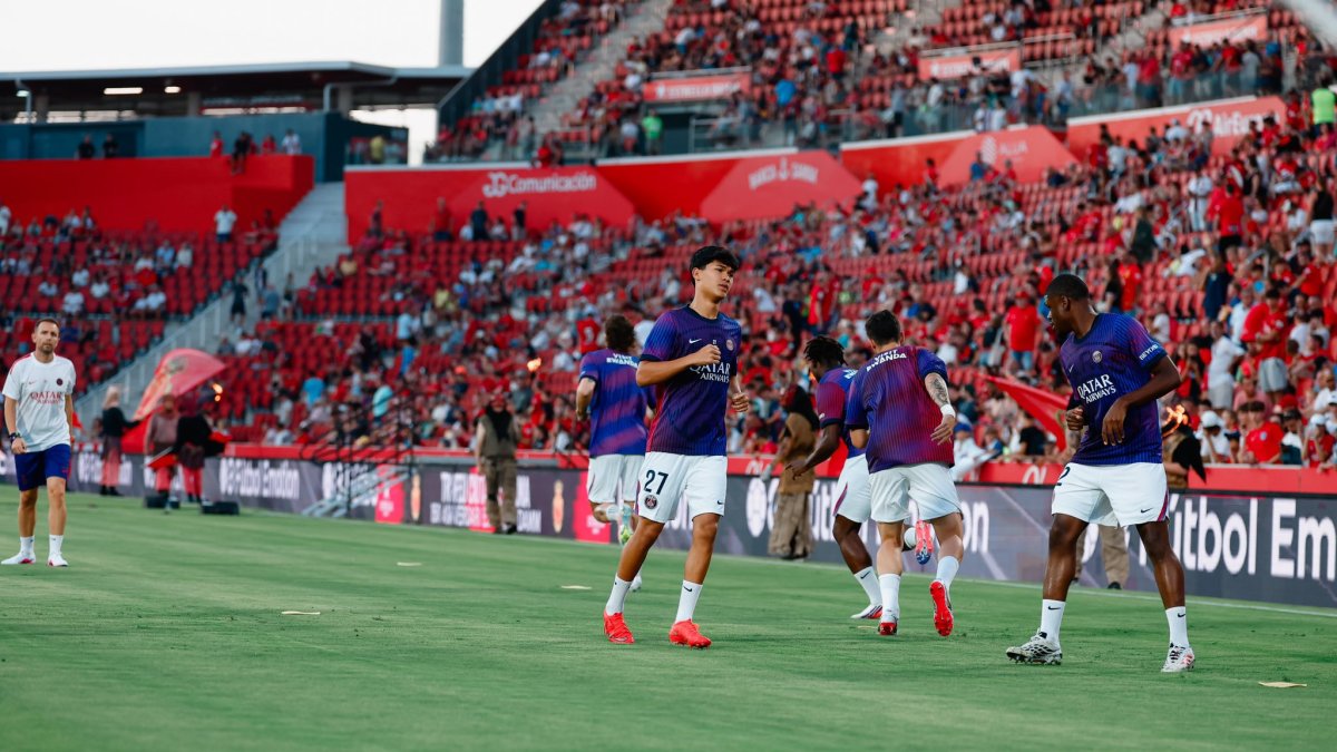PSG enfrenta a Manchester United en un amistoso intenacional.