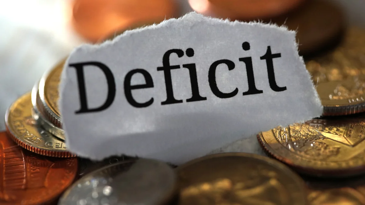 Ecuador necesitará nuevos recursos para cubrir las amortizaciones de deuda y el déficit fiscal previsto para 2026.