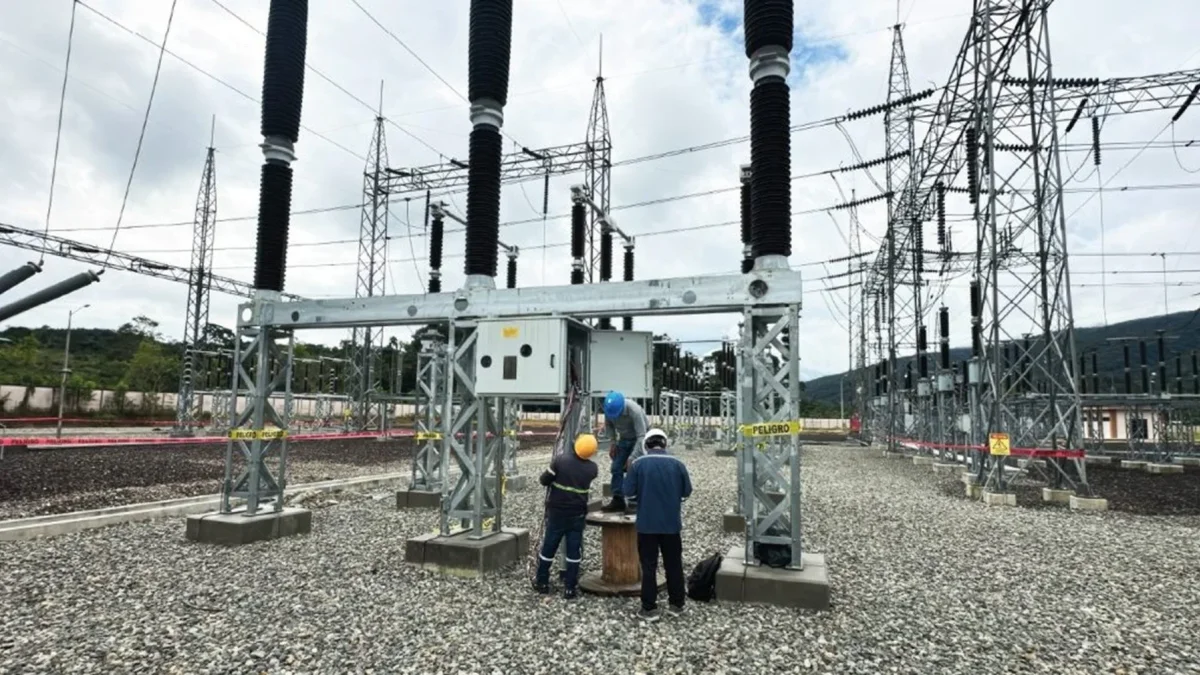 La obra, que demanda una inversión de $39,26 millones, busca reforzar el transporte de electricidad hacia Zamora Chinchipe y parte de Loja y Morona Santiago.