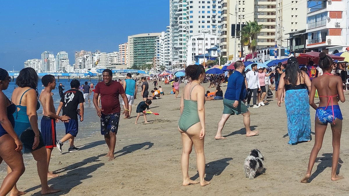 Los balnearios de la provincia de Santa Elena lucieron con gran presencia de turistas por el feriado de agosto