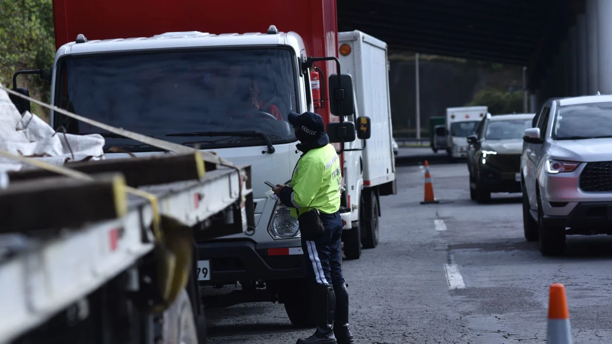 Desde enero de 2026, el transporte pesado tiene restricciones para circular por la Ruta Viva y la av. Simón Bolívar.