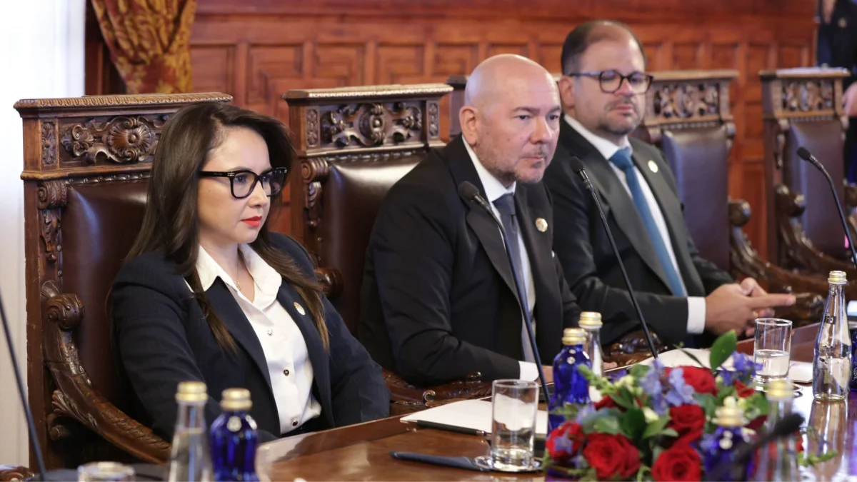 El ministro de Defensa, Gian Carlo Loffredo, también ha sido cuestionado por el tratamiento que le dio al caso Malvinas, insinuando que los niños detenidos y luego asesinados habrían delinquido.