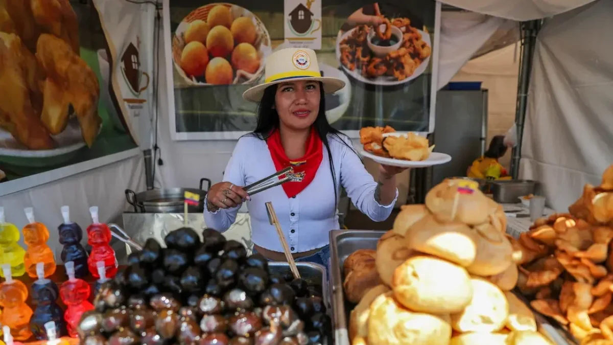 19.000 platos tradicionales ecuatorianos fueron vendidos durante las 12 horas que duró el desafío del Hueca Fest 2026.