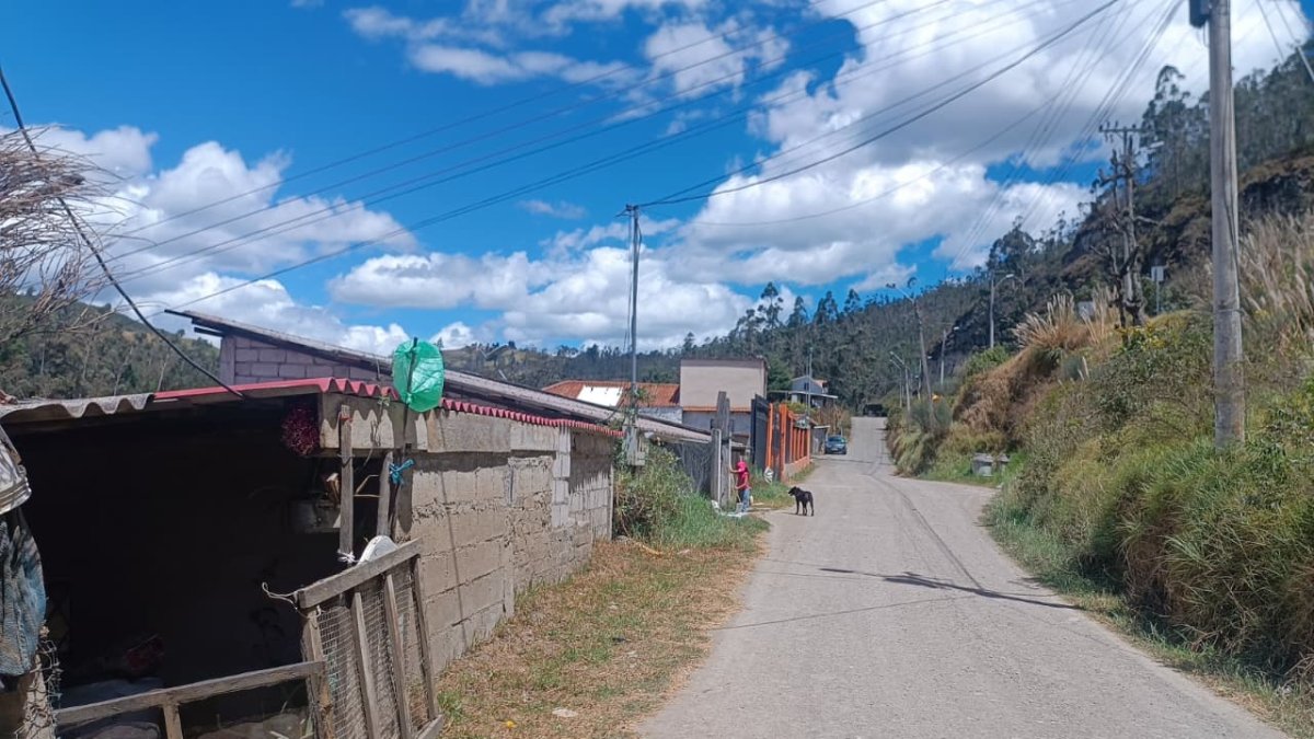 Entorno. Las viviendas de la zona se encuentran junto a la vía por la falta de veredas.