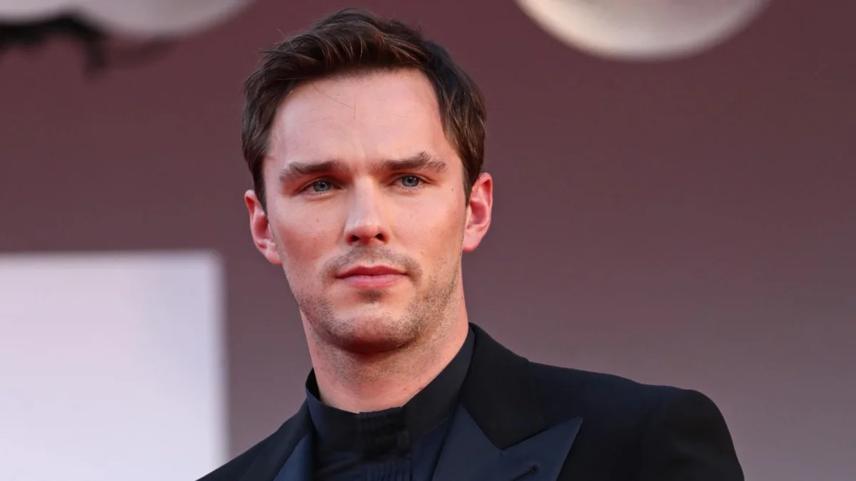 Nicholas Hoult interpretará a Gilderoy Lockhart en la segunda temporada de la serie Harry Potter de HBO.