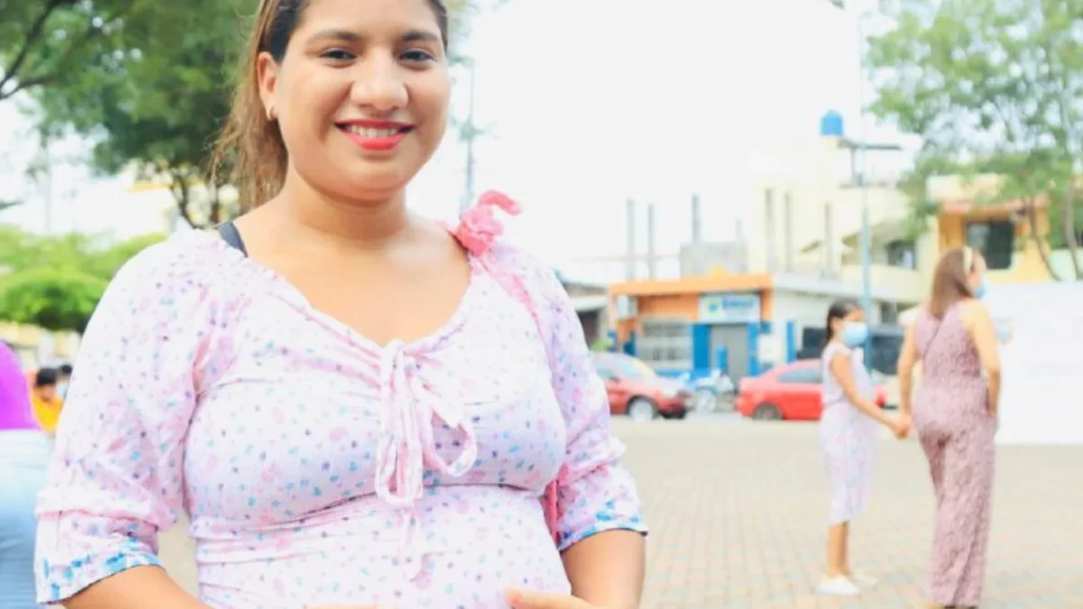 Las mujeres embarazadas pueden acceder a un bono del Estado.