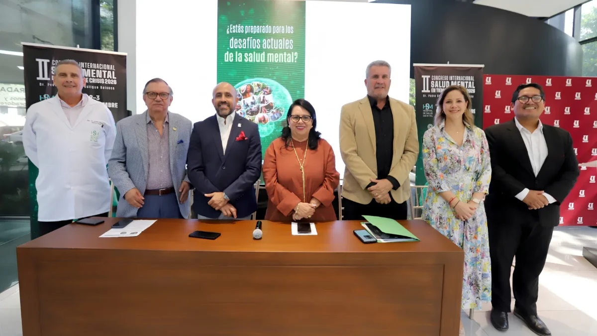 Directivos de la UEES y del Hospital de Salud Mental participaron en el encuentro para abordar los retos actuales de la salud mental.
