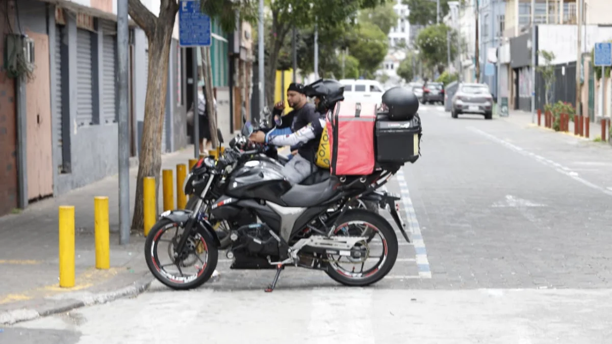 Se busca establecer un mecanismo único, digital y gratuito para identificar a las personas que prestan servicios de delivery.