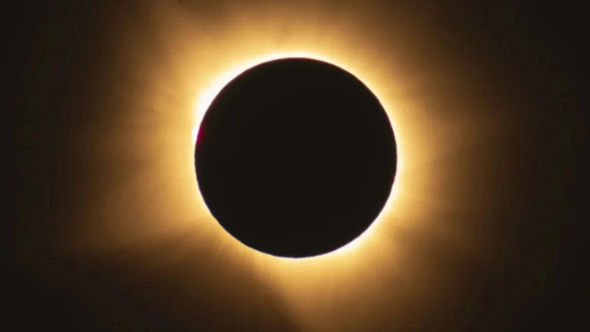 El eclipse lunar parcial del 27 de agosto de 2026 será visible desde Ecuador, mientras que el próximo eclipse solar llegará en enero de 2028 con un espectáculo de “anillo de fuego”. 