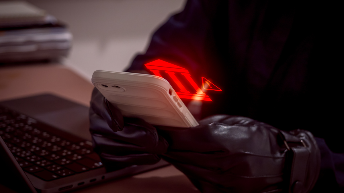 Apple ha enviado una nueva tanda de notificaciones a los clientes que sospecha que han sido víctimas de software espía capaz de hackear sus dispositivos.