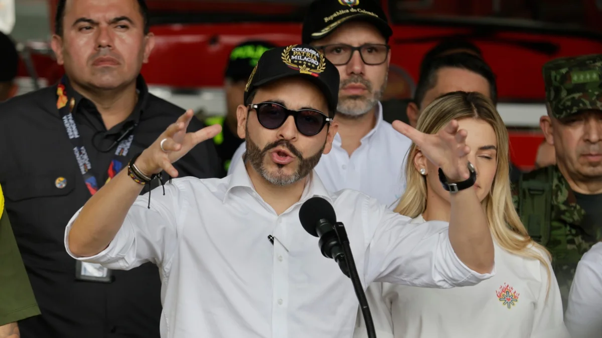 El presidente Aberlado de la Espriella, desde Pereira, brinda una rueda de prensa en la que actualizó cifras del terremoto.