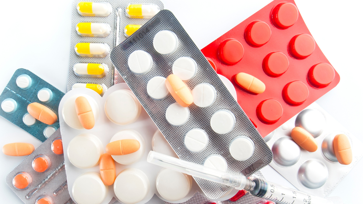 Una denuncia alerta sobre la presunta comercialización irregular de medicamentos destinados a pacientes de hospitales públicos de Quito.