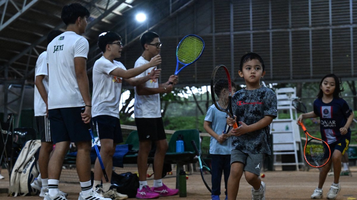 Las pocas academias de tenis de campo en Filipinas han experimentado un crecimiento con una sola consigna: “Yo quiero ser como Alexandra”, dicen los más pequeños.