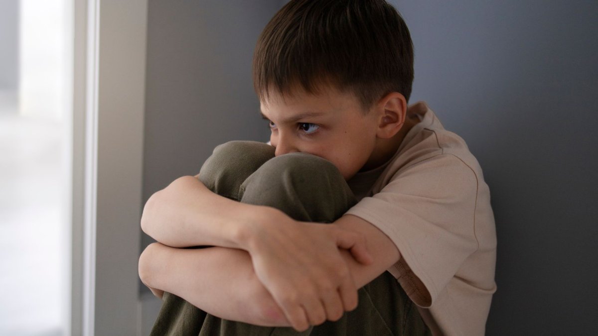 Para muchos niños, el silencio puede ayudar a continuar con la vida diaria