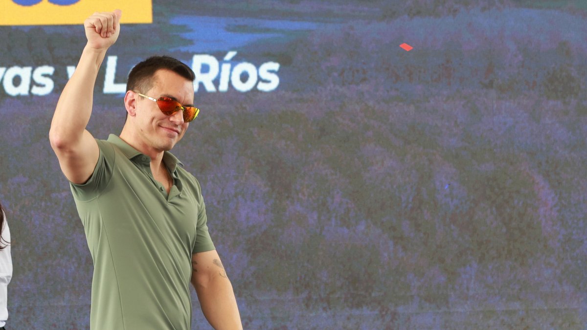 Noboa se encuentra en un viaje oficial en la República Popular de China.