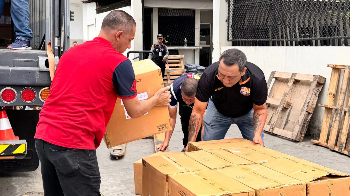 El cargamento de más de 4 millones de medicamentos que llegó a Manabí.