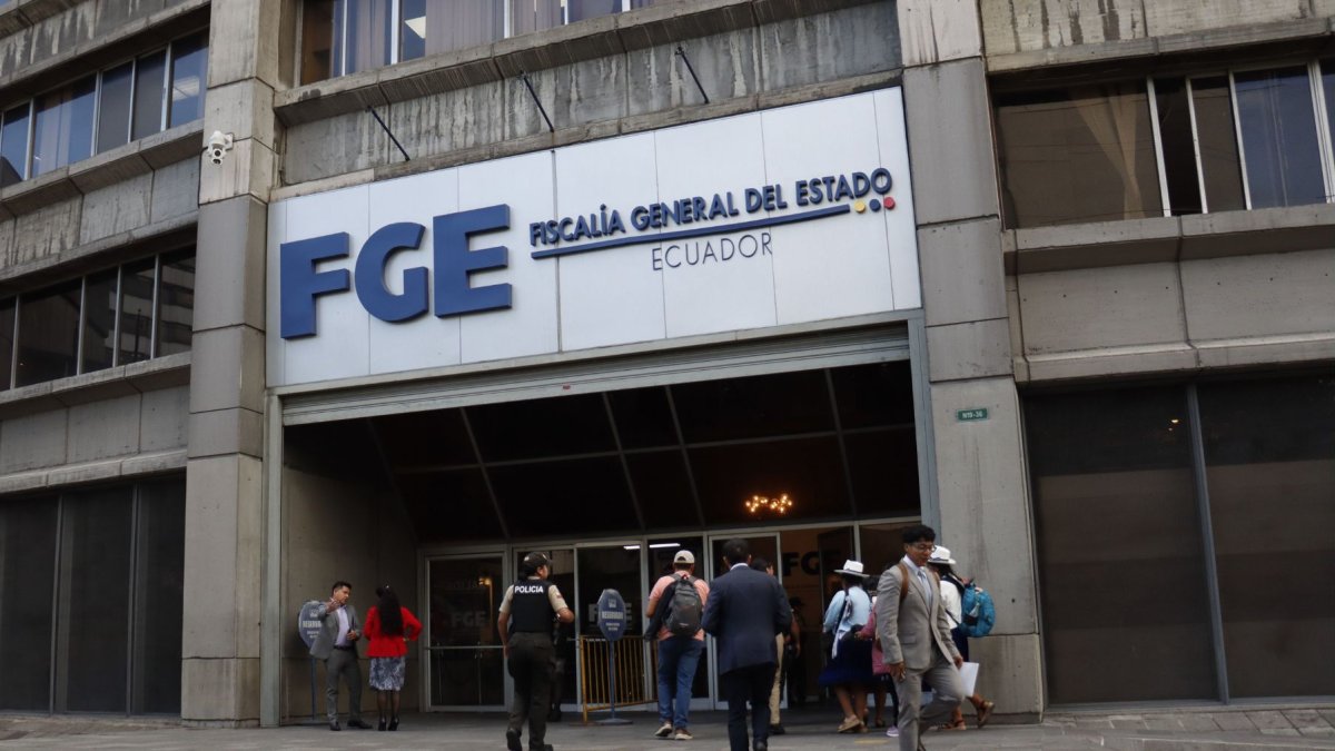 La culpabilidad no se establece con comunicados, sospechas ni titulares. Que la Fiscalía investigue, que persiga la corrupción, pero que lo pruebe.