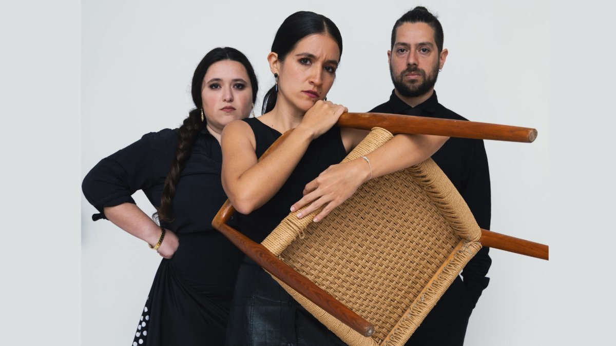Camila Valdiviezo, Rocío Granado y Santiago Cárdenas reúnen baile, cante y guitarra en ‘La madre del novio’.