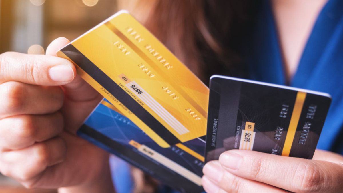 El pago indiscriminado con tarjeta de crédito puede conllevar al sobreendeudamiento.