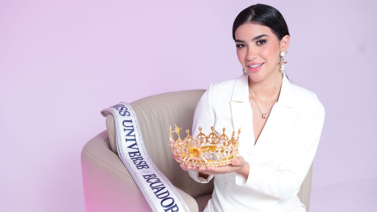 Dalia Bucaram, Miss Universo Ecuador 2026, durante una entrevista con EXPRESO después de recibir la corona en Santa Elena.